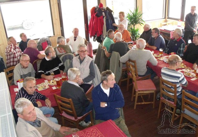 13_Vyrocni posezeni Oldkolaru_Rusno bylo za svetla ---.jpg